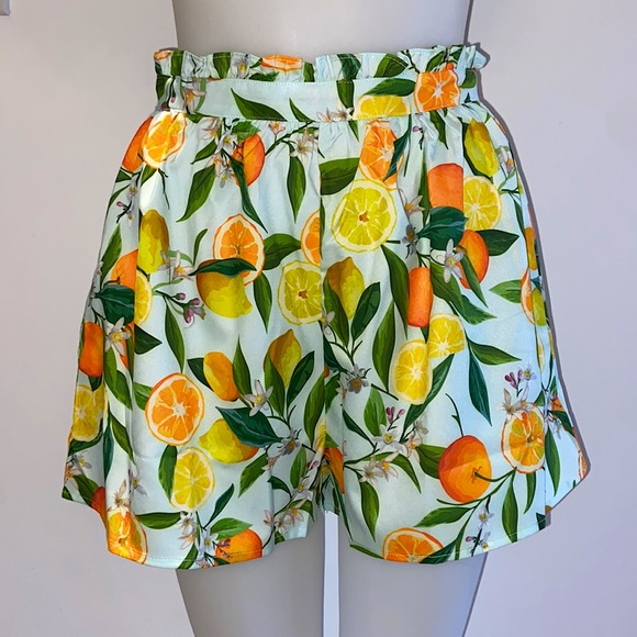 NWOT Citrus & Floral Crop Top With High Waisted Shorts Summer Set - Picture 4 of 7